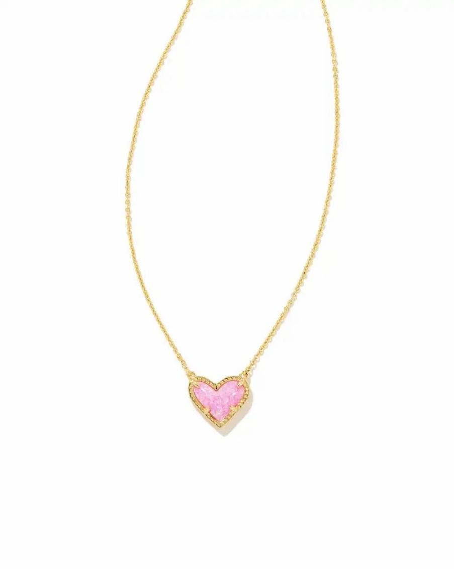 * Kendra Scott Ari Heart Gold Pendant Necklace In Bubblegum Pink Kyocera Opal | Necklaces